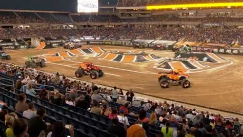 Fans pack out stadium for Monster Jam in Orlando