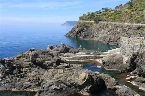 Explore Manarola in Cinque Terre: Places to Hike and Visit