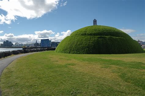 Thursday, August 4 update: Þúfa sculpture, Seltjarnarnes: Grótta ...