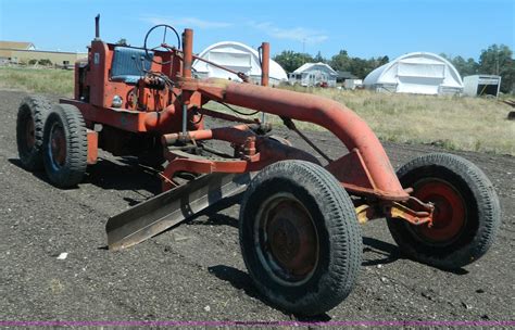 1952 Allis Chalmers D motor grader in Harlan, KS | Item J8825 sold | Purple Wave