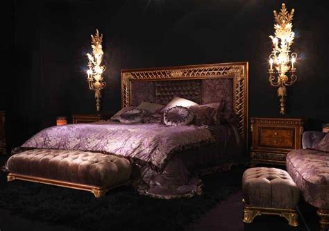 Bedroom decor ideas: Gothic bedroom