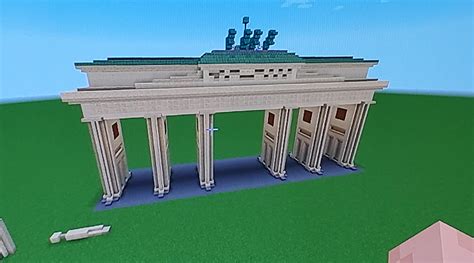 Next to-scale minecraft build: The Brandenburg Gate (Brandenburger Tor ...