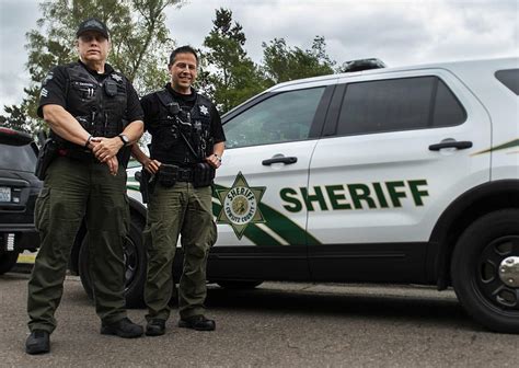 New attire at Cowlitz County sheriff's office makes deputy's uniforms 'more uniform' | Local ...