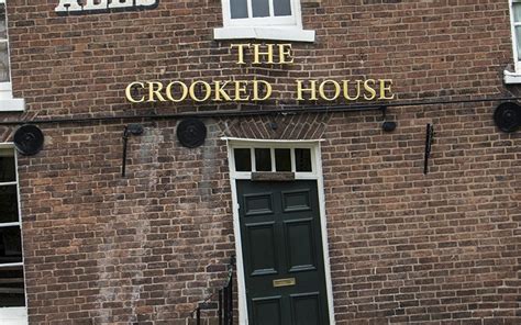 Crooked House must be rebuilt, says council | The Planner