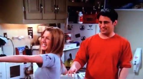 Video: A Twitter user noticed this F.R.I.E.N.D.S blooper that had gone unnoticed all this while ...