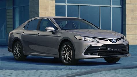 2022 Toyota Camry Hybrid launched at ₹41.70 lakh. Here are all the ...