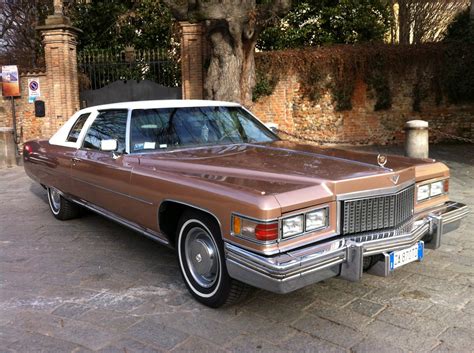 1975 Cadillac DeVille - Information and photos - MOMENTcar