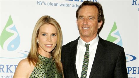 Robert F. Kennedy Jr. and actress Cheryl Hines are married – SheKnows