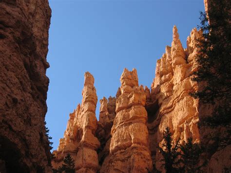 File:Bryce Canyon Hoodoos.jpg - Wikimedia Commons