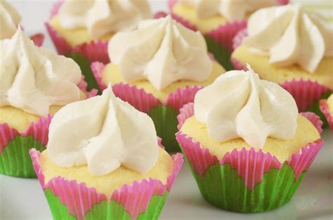 Mini Vanille Cupcakes — Rezepte Suchen