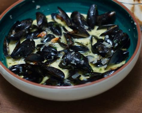 Classic French Mussels (Moules marinières) | Flavorful Journeys