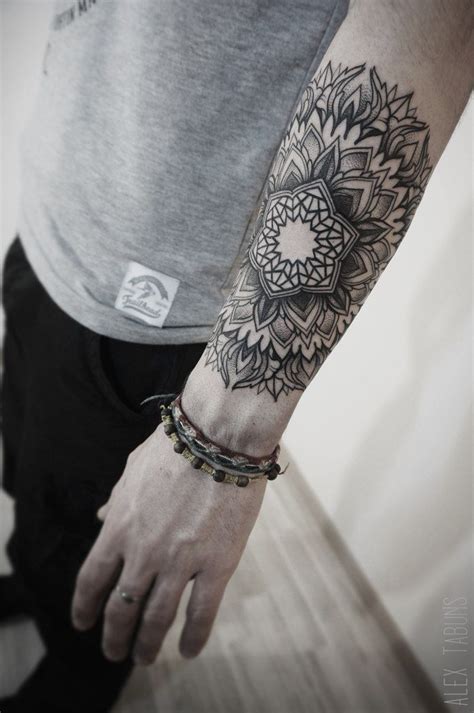 Tatuajes Mandala Tattoo Design, Dotwork Tattoo Mandala, Tattoo Tribal, Maori Tattoo, Forearm ...