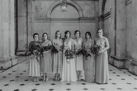 This Gorgeous Dublin City Hall Wedding Absolutely Took Our Breaths Away | Junebug Weddings