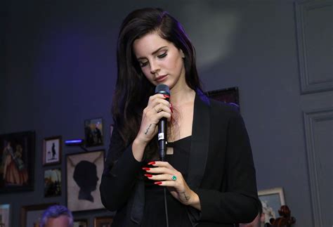 8 Lana Del Rey Live Performances That Prove How Truly Talented She Is