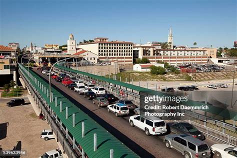 252 International Bridge Laredo Stock Photos, High-Res Pictures, and ...