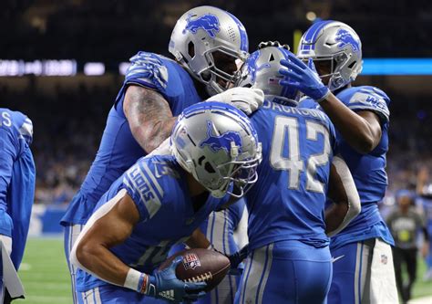 Check out these top photos from the Lions Week 14 win over the Vikings