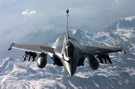 WORLD DEFENSE REVIEW: Eurofighter Typhoon vs Dassault Rafale