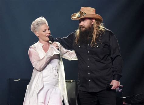 WATCH PINK AND CHRIS STAPLETON SING ‘LOVE ME ANYWAY’ IN NEW YORK CITY ...