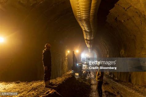 100 Z Morh Tunnel Stock Photos, High-Res Pictures, and Images - Getty ...