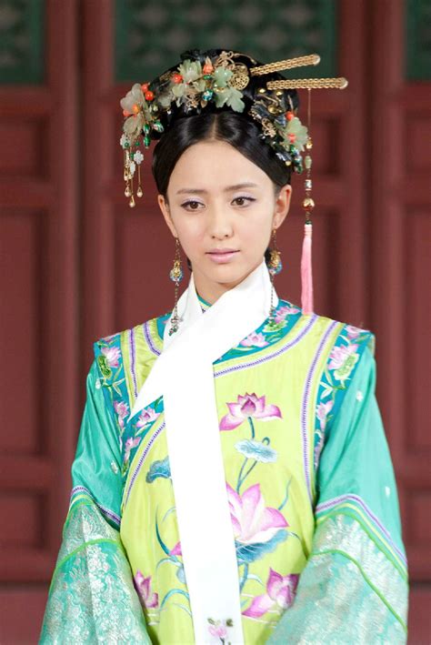 Women's clothing of the Qing Dynasty … | Chinese hairstyle, Traditional ...