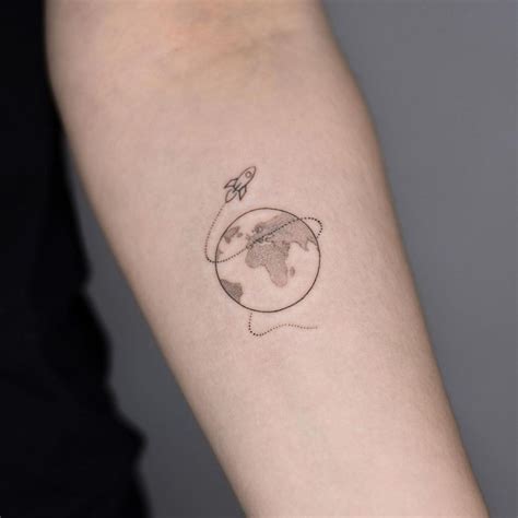 10 Cute Planet-Themed Tattoo Ideas You'd Want to Get Inked | Preview.ph