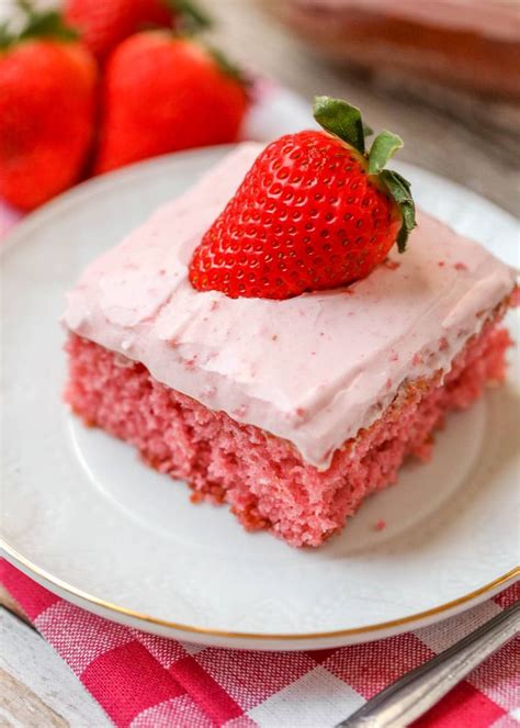 Strawberry Sheet Cake Recipe {with Strawberry Frosting} | Lil' Luna ...