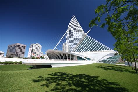 Milwaukee Art Museum - Girl Camper