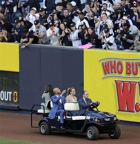 Derek Jeter’s Jersey Retirement Ceremony At Yankees Stadium — Pics ...