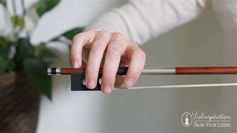 How to Hold a Violin Bow: The 6 Steps to a Perfect Bow Hold - Violinspiration