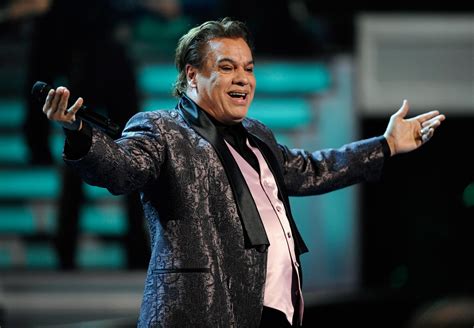 Juan Gabriel dead: Mexican singer dies aged 66 | The Independent | The Independent