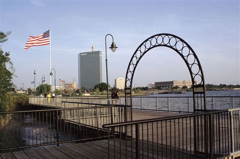 File:Boardwalk at Lake Charles, Louisiana.jpg - Wikimedia Commons