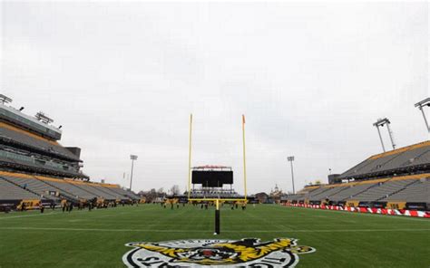 CFL teams cancelling training camp workouts as CFL players strike continues