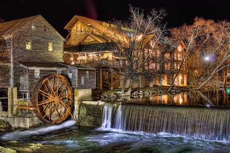 The Olde Stone Mill Restaurant : We got to the old stone mill at 9:00 on a thursday night.