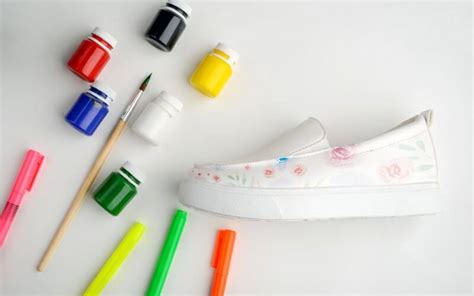 10 Best Fabric Paint For Shoes In 2023: Reviews & Buying Guide – glytterati