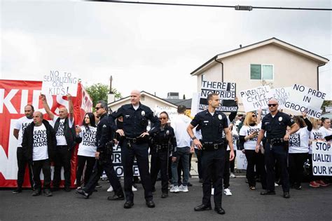 Parents and LGBTQ+ advocates clash at Saticoy Elementary School Pride ...