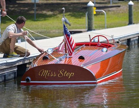 942 Chris-Craft 16′ Hydroplane #boatdesign | Boat, Runabout boat, Wooden speed boats