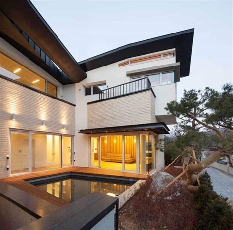 Modern Naegok V house in Seoul, Korea