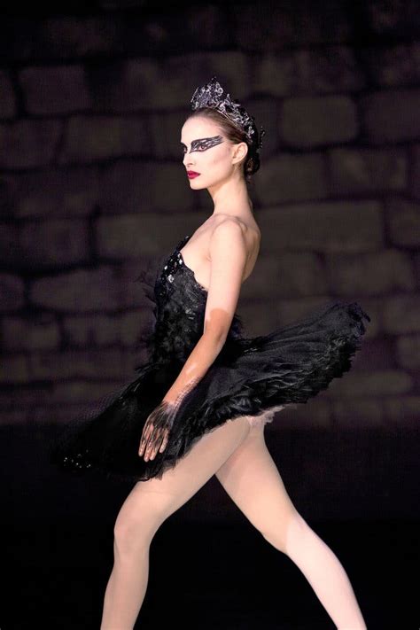 Aronofsky’s ‘Black Swan’ Transforms Natalie Portman - The New York Times