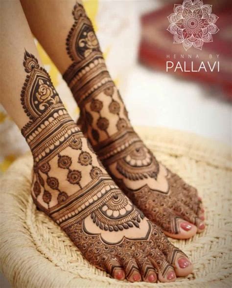 30 Mind Blowing Leg And Foot Mehndi Designs For Brides!