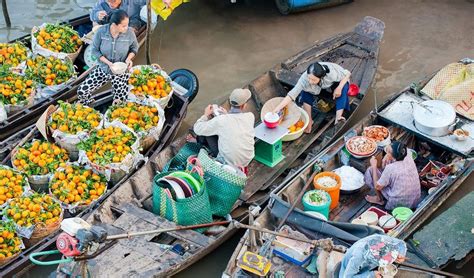 Cai Rang Floating Market in Can Tho - Mekong Delta Attractions