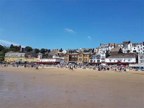 Scarborough Harbour Beach - Photo "20170617_124127" :: British Beaches