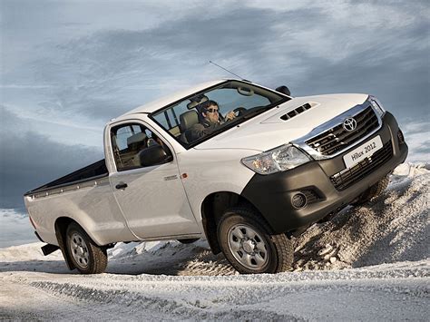 TOYOTA Hilux Single Cab specs - 2011, 2012, 2013, 2014, 2015 ...