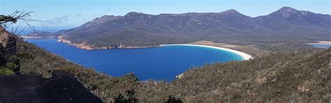 Wineglass Bay & Freycinet Day Tour - Heart of Tasmania Tours