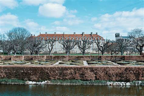 Rosenborg Castle Gardens in Copenhagen · Free Stock Photo