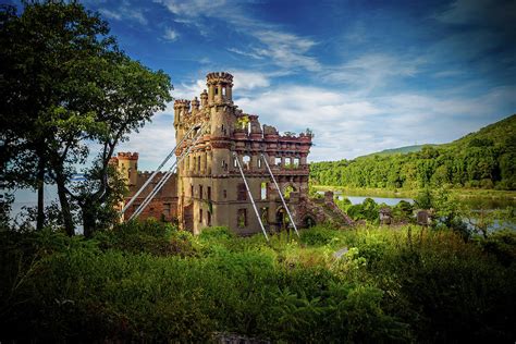 Bannerman Castle on Pollepel Island Photograph by John Morzen - Fine Art America