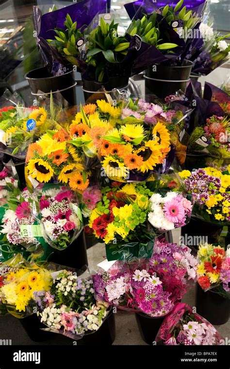 Asda flowers hi-res stock photography and images - Alamy