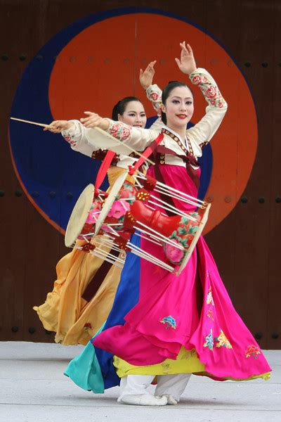 Traditional Drum Dance from South Korea | Korean dance perfo… | Flickr