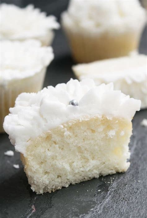 Easy White Cupcakes Recipe | Cupcake recipes, White cupcake recipes, Wedding cupcake recipes