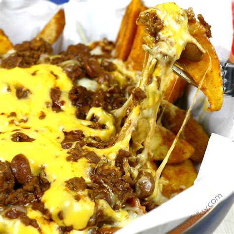 Chili Cheese Fries- so meaty and cheesy > Easy Recipes