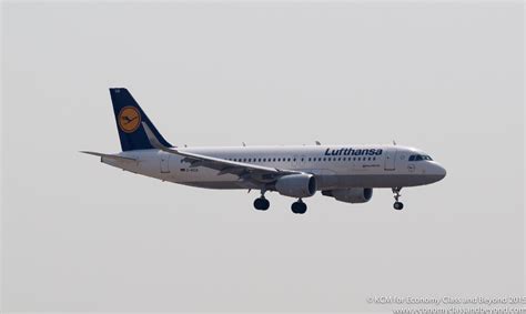 Airplane Art - Lufthansa Airbus A320 with Sharklets - Economy Class ...